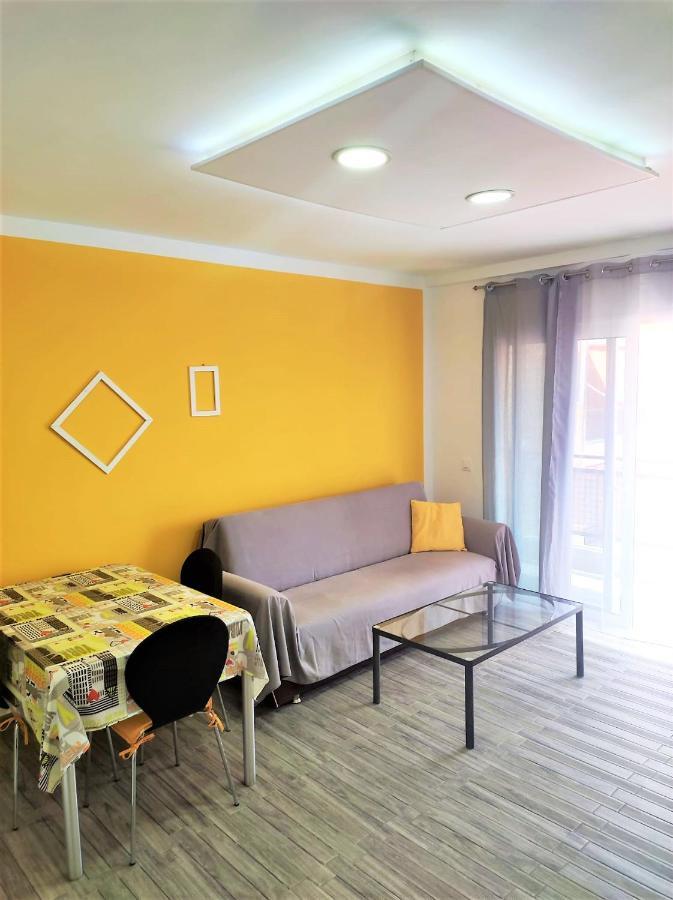 Cris Sol Apartments Лос Кристианос Екстериор снимка